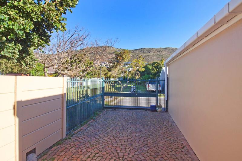 3 Bedroom Property for Sale in Fish Hoek Western Cape
